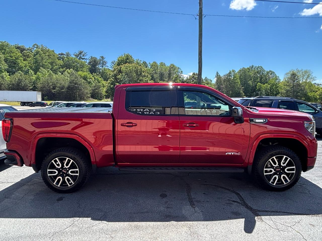 GMC Sierra 1500 AT4 Crew Cab 4WD 2023