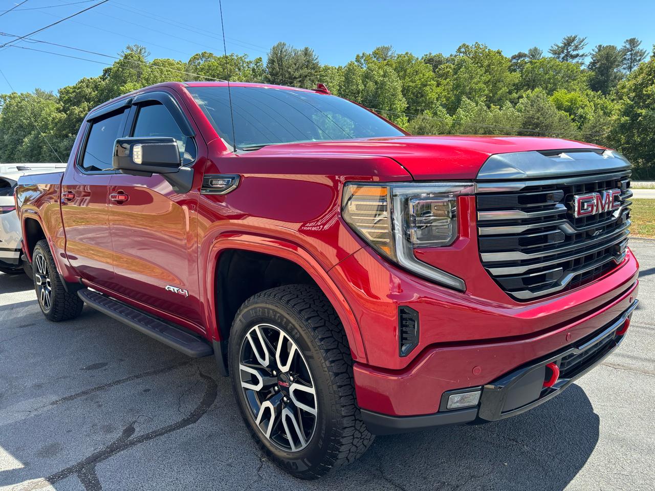 GMC Sierra 1500 AT4 Crew Cab 4WD 2023