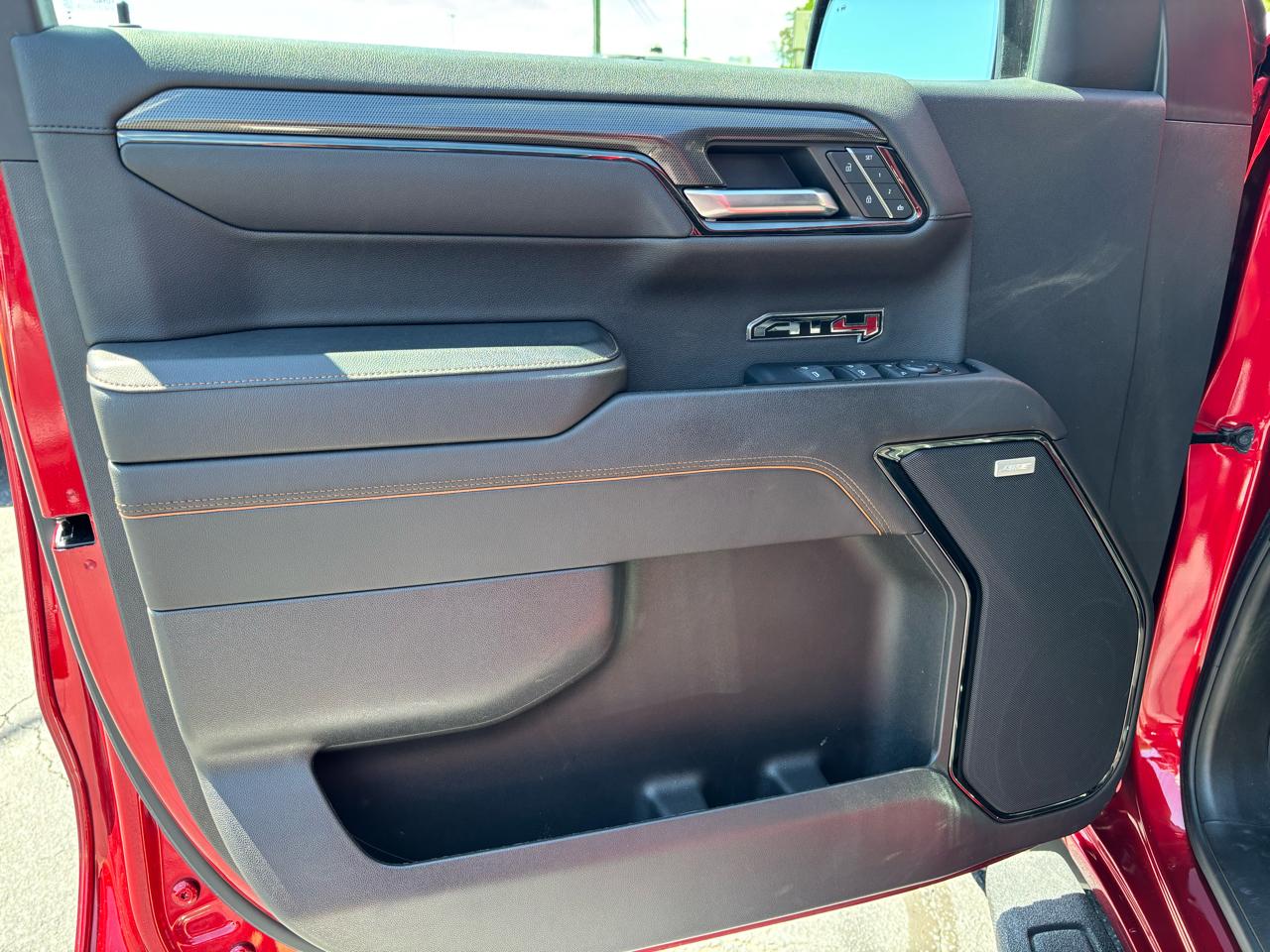GMC Sierra 1500 AT4 Crew Cab 4WD 2023