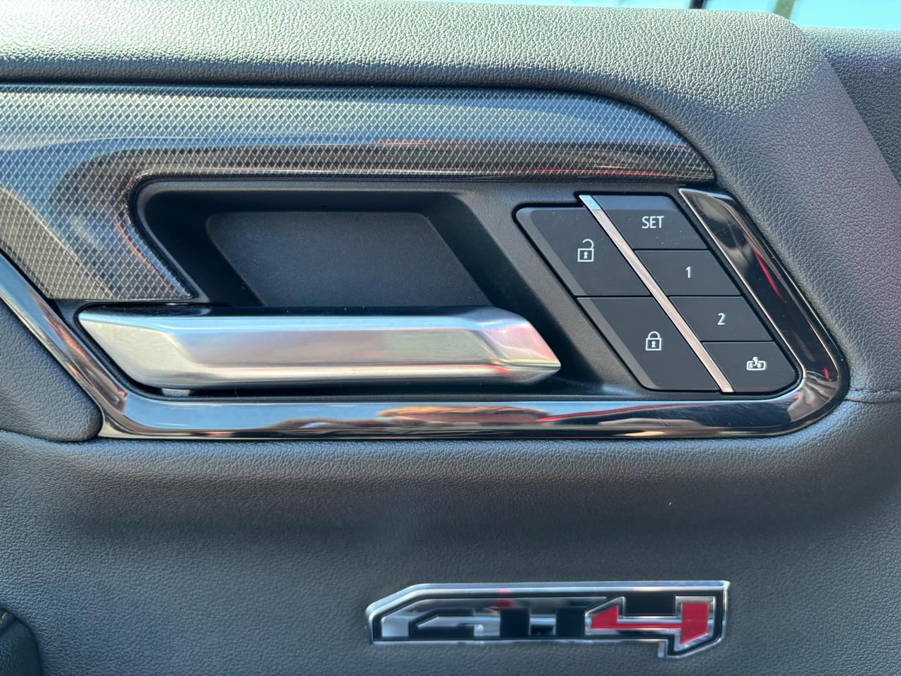 GMC Sierra 1500 AT4 Crew Cab 4WD 2023