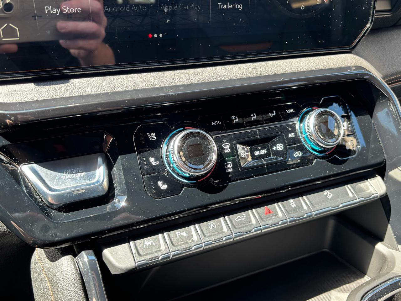 GMC Sierra 1500 AT4 Crew Cab 4WD 2023