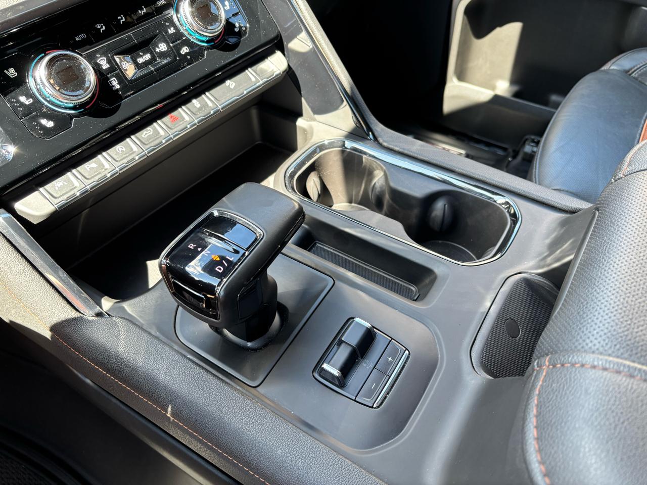 GMC Sierra 1500 AT4 Crew Cab 4WD 2023