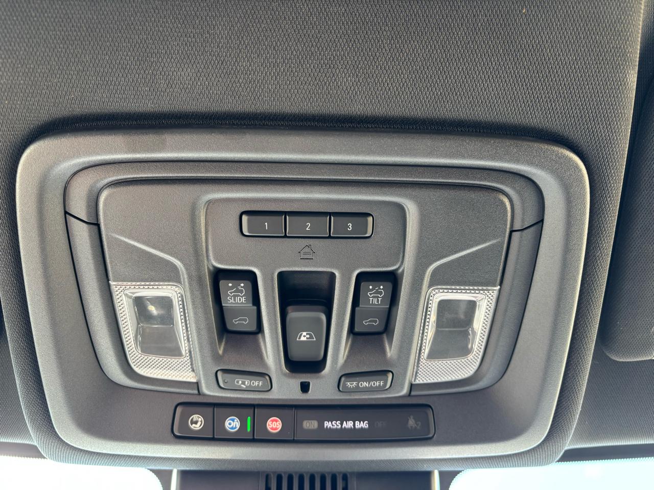 GMC Sierra 1500 AT4 Crew Cab 4WD 2023