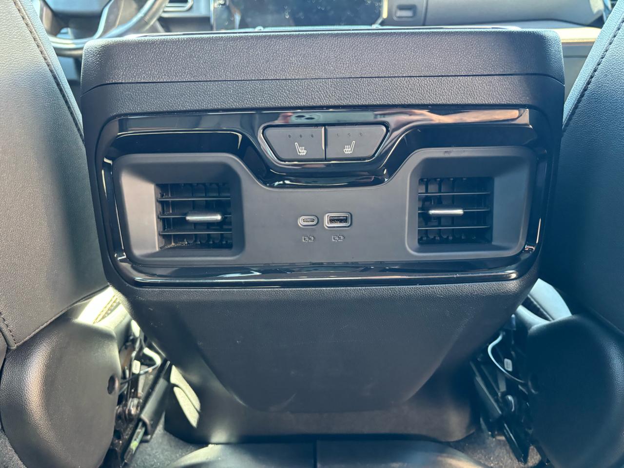 GMC Sierra 1500 AT4 Crew Cab 4WD 2023