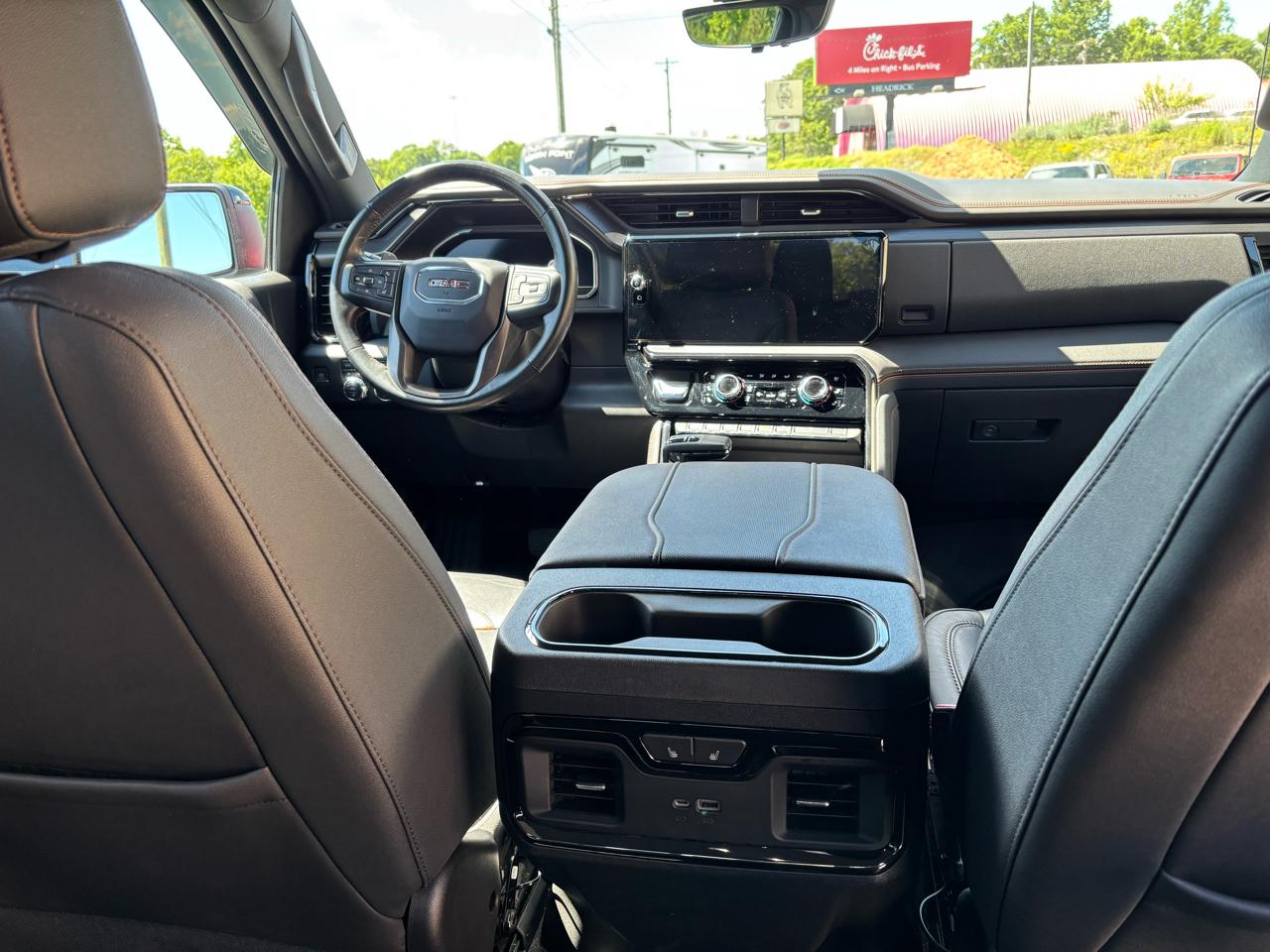GMC Sierra 1500 AT4 Crew Cab 4WD 2023