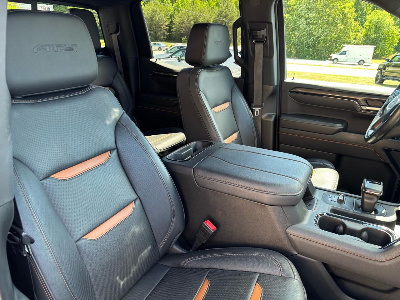 GMC Sierra 1500 AT4 Crew Cab 4WD 2023