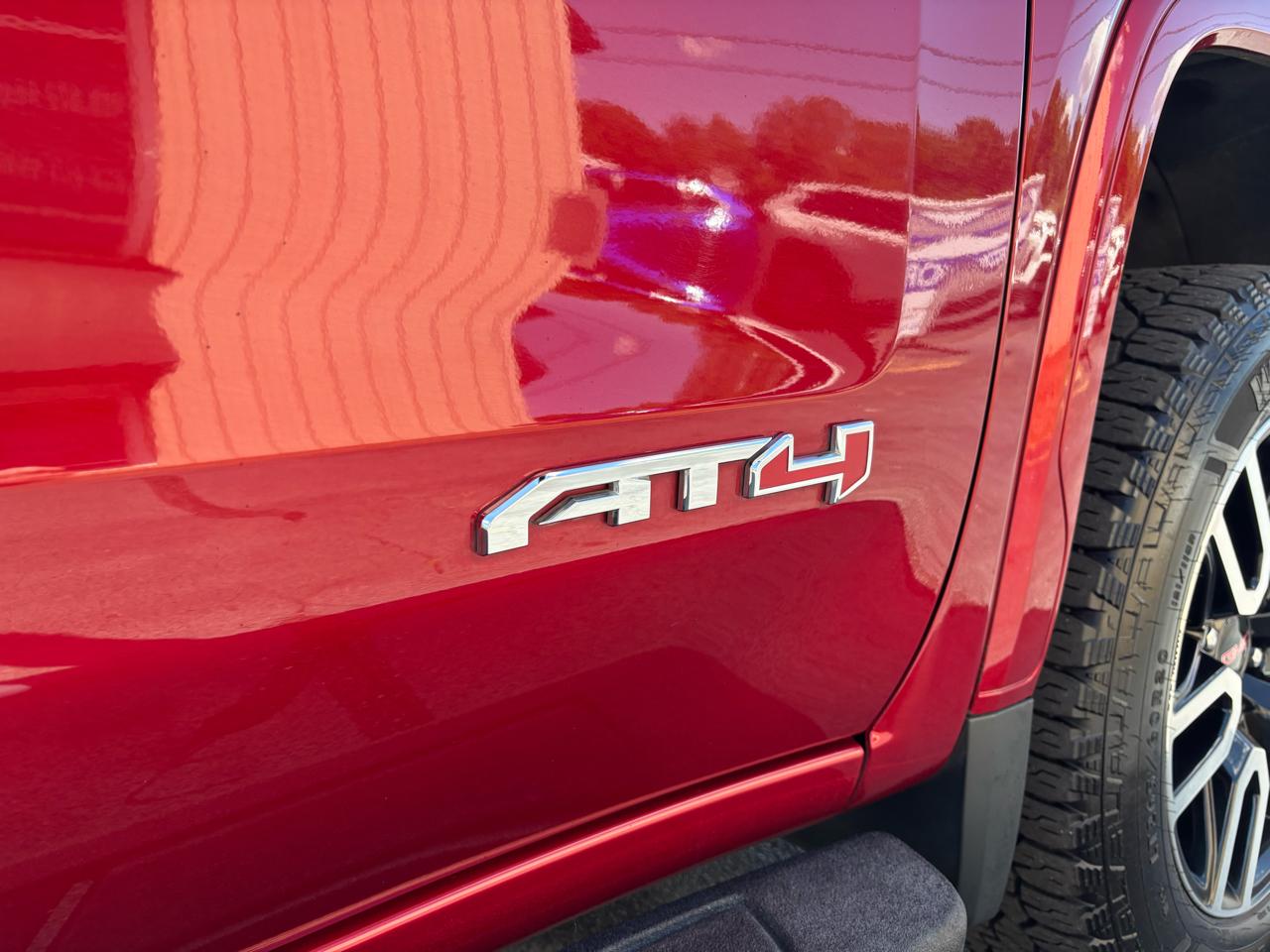 GMC Sierra 1500 AT4 Crew Cab 4WD 2023