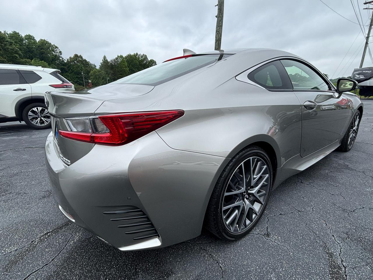 Lexus RC 200t  2018