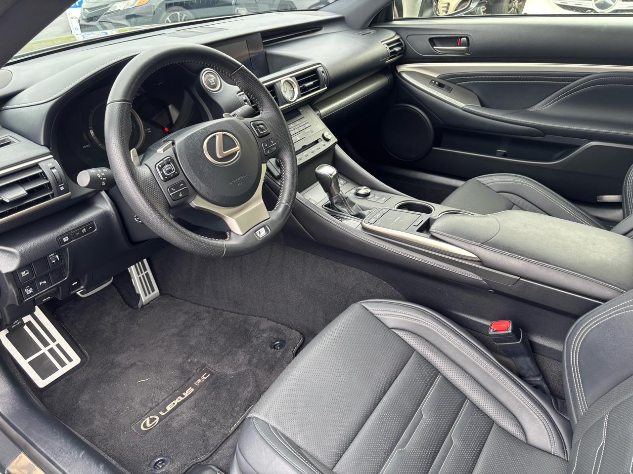 Lexus RC 200t  2018