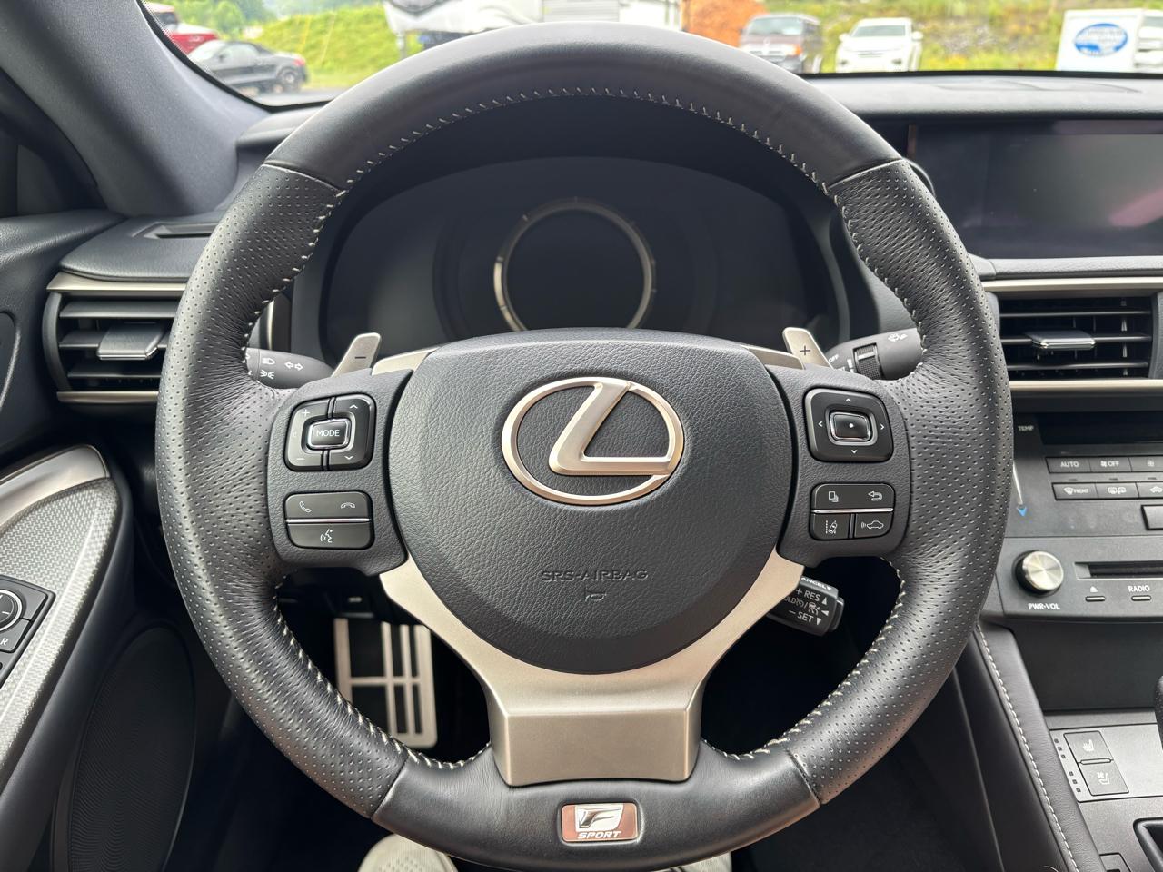 Lexus RC 200t  2018