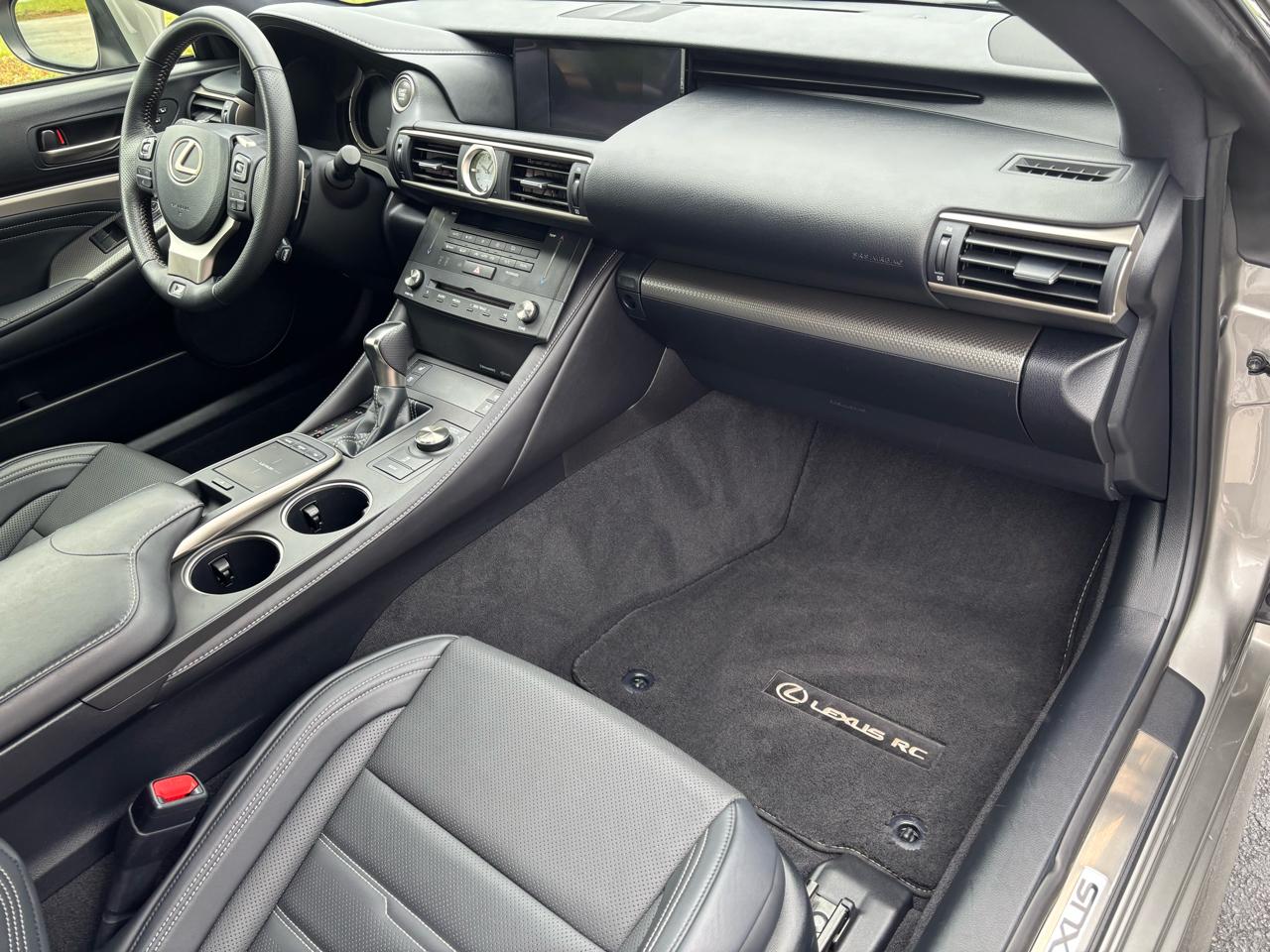 Lexus RC 200t  2018
