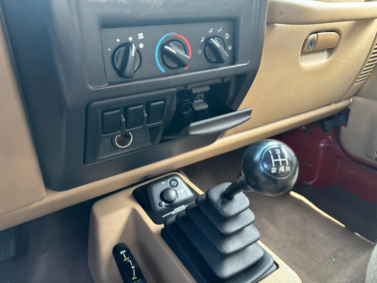 Jeep Wrangler SE 1999