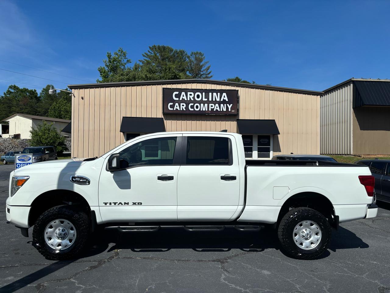 Nissan Titan XD SV Crew Cab 4WD 2022
