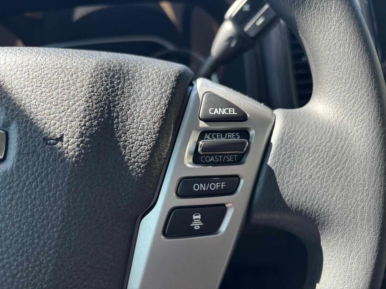 Nissan Titan XD SV Crew Cab 4WD 2022