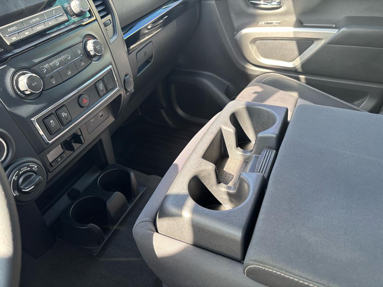 Nissan Titan XD SV Crew Cab 4WD 2022