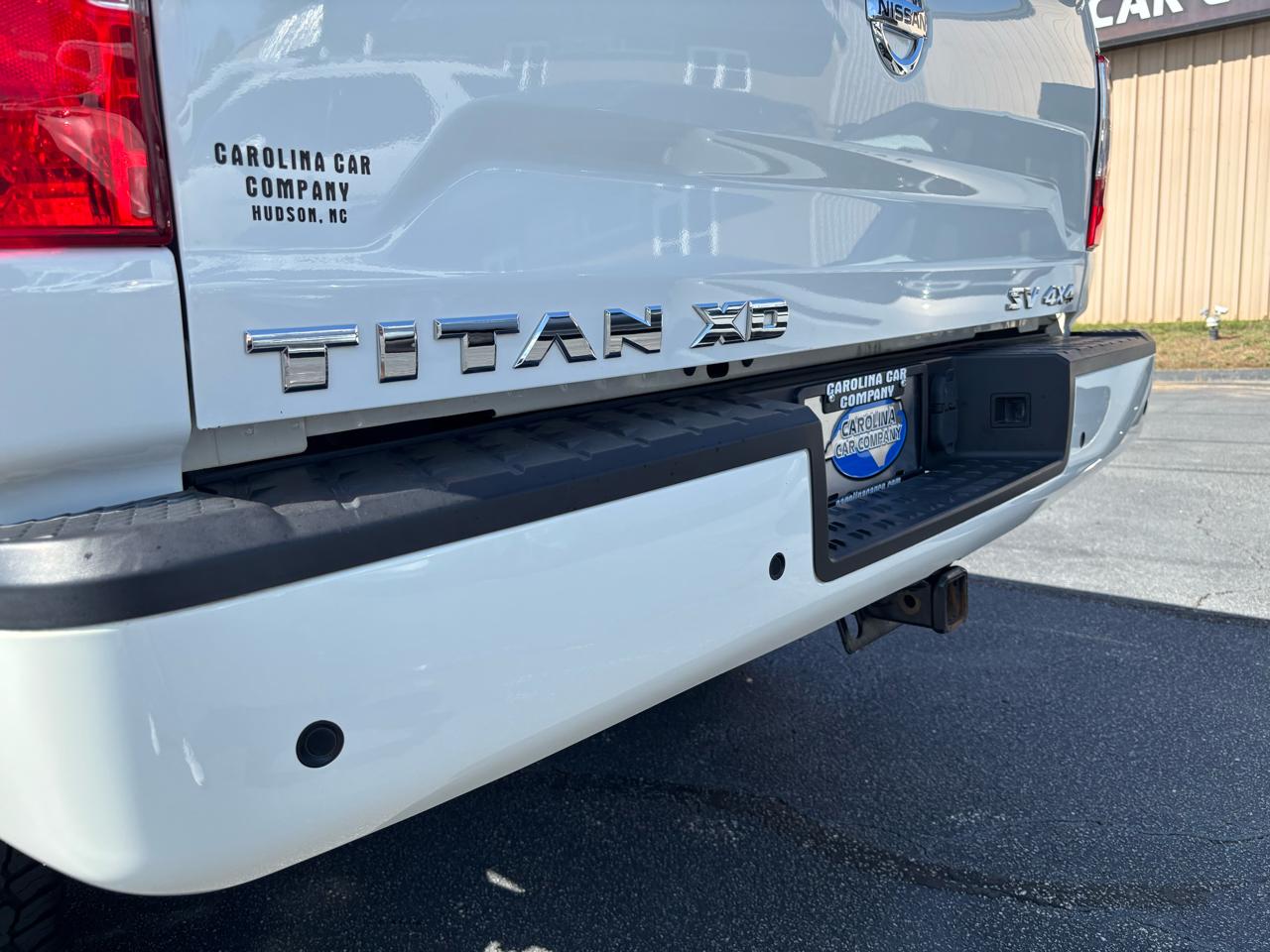 Nissan Titan XD SV Crew Cab 4WD 2022
