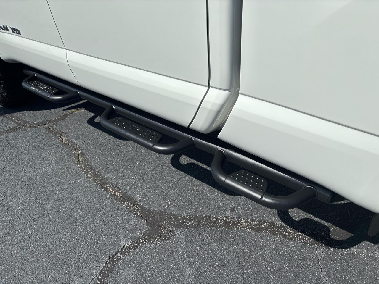 Nissan Titan XD SV Crew Cab 4WD 2022