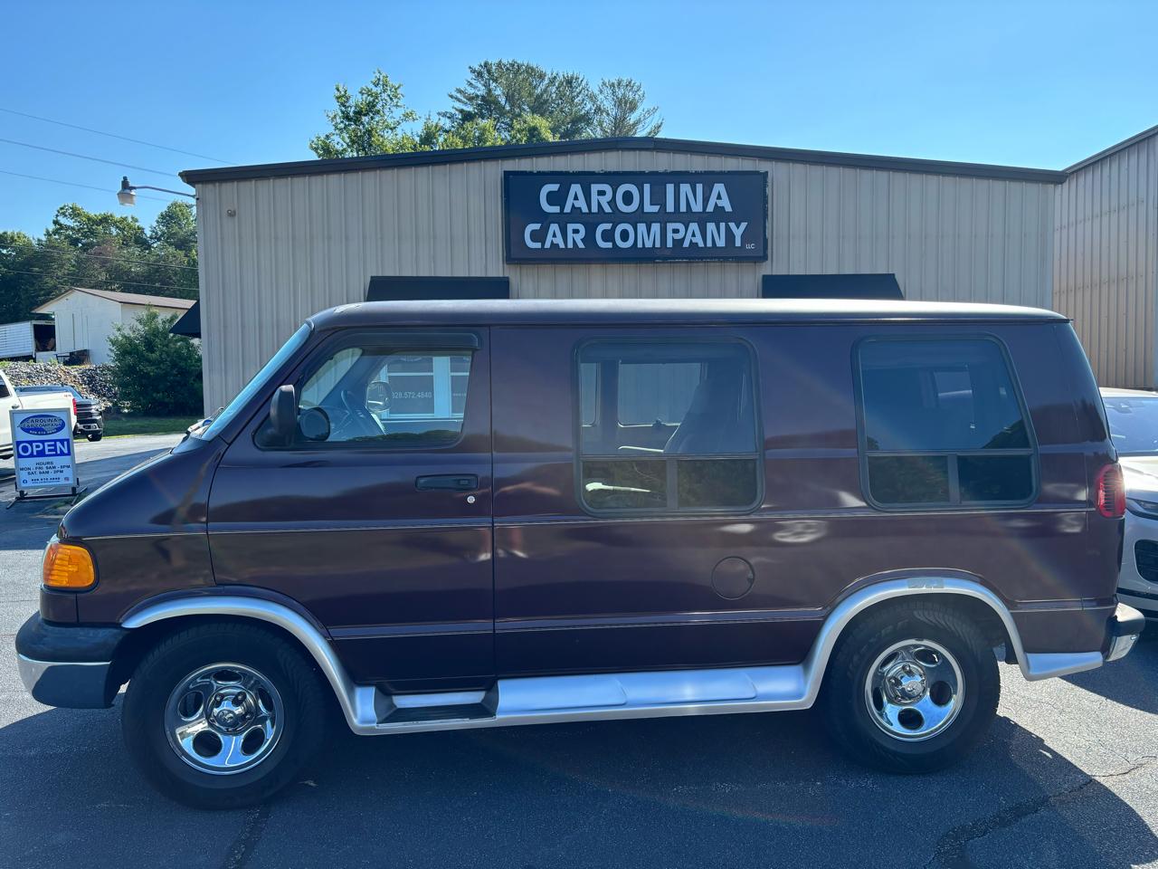 Dodge Ram Van 1500 SWB 2003