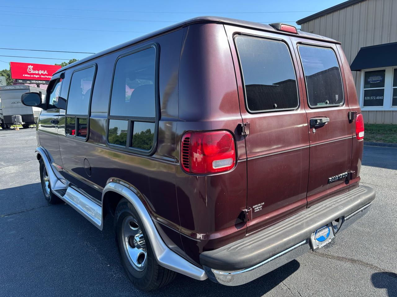 Dodge Ram Van 1500 SWB 2003