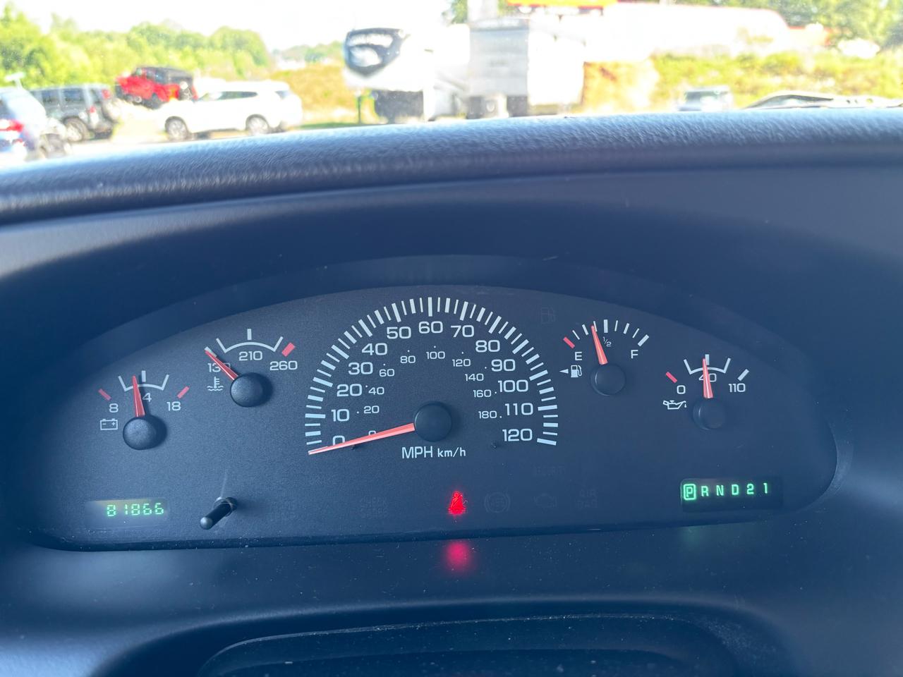 Dodge Ram Van 1500 SWB 2003