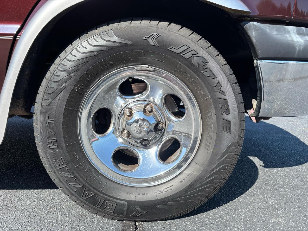Dodge Ram Van 1500 SWB 2003