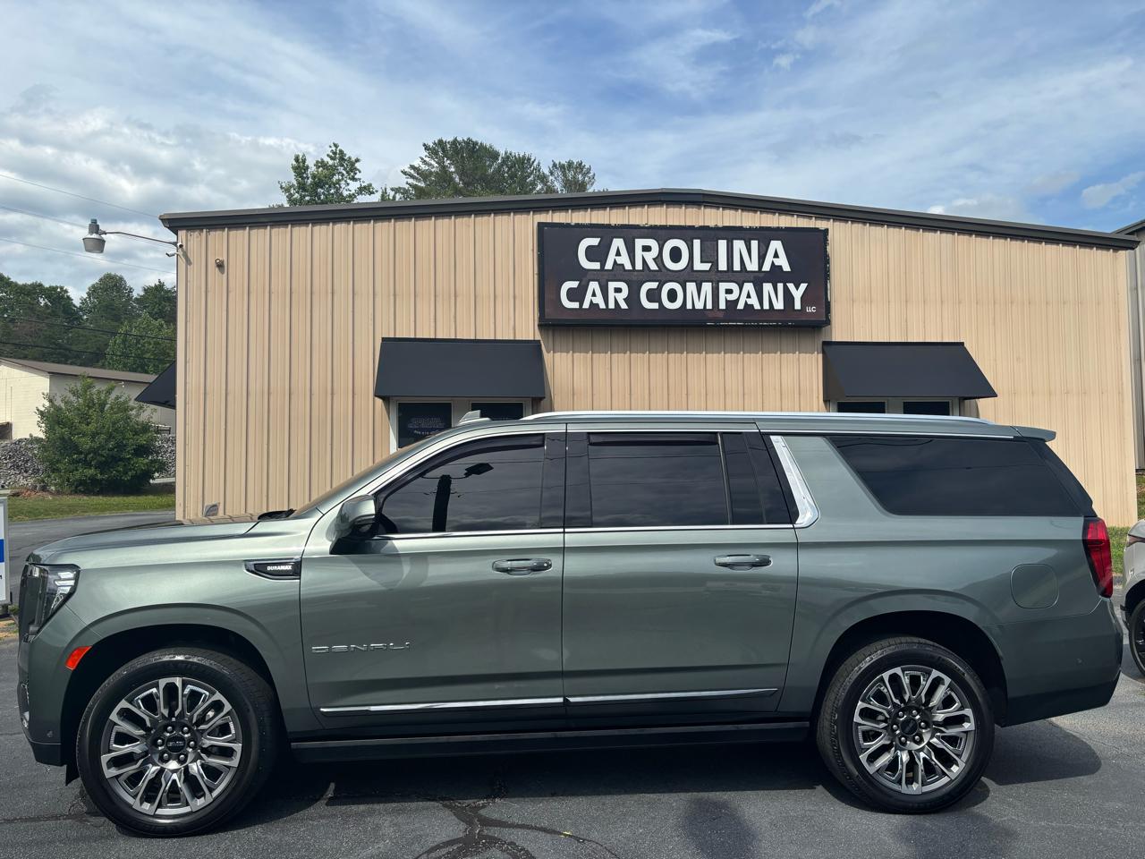 GMC Yukon XL Denali Ultimate 4WD 2023