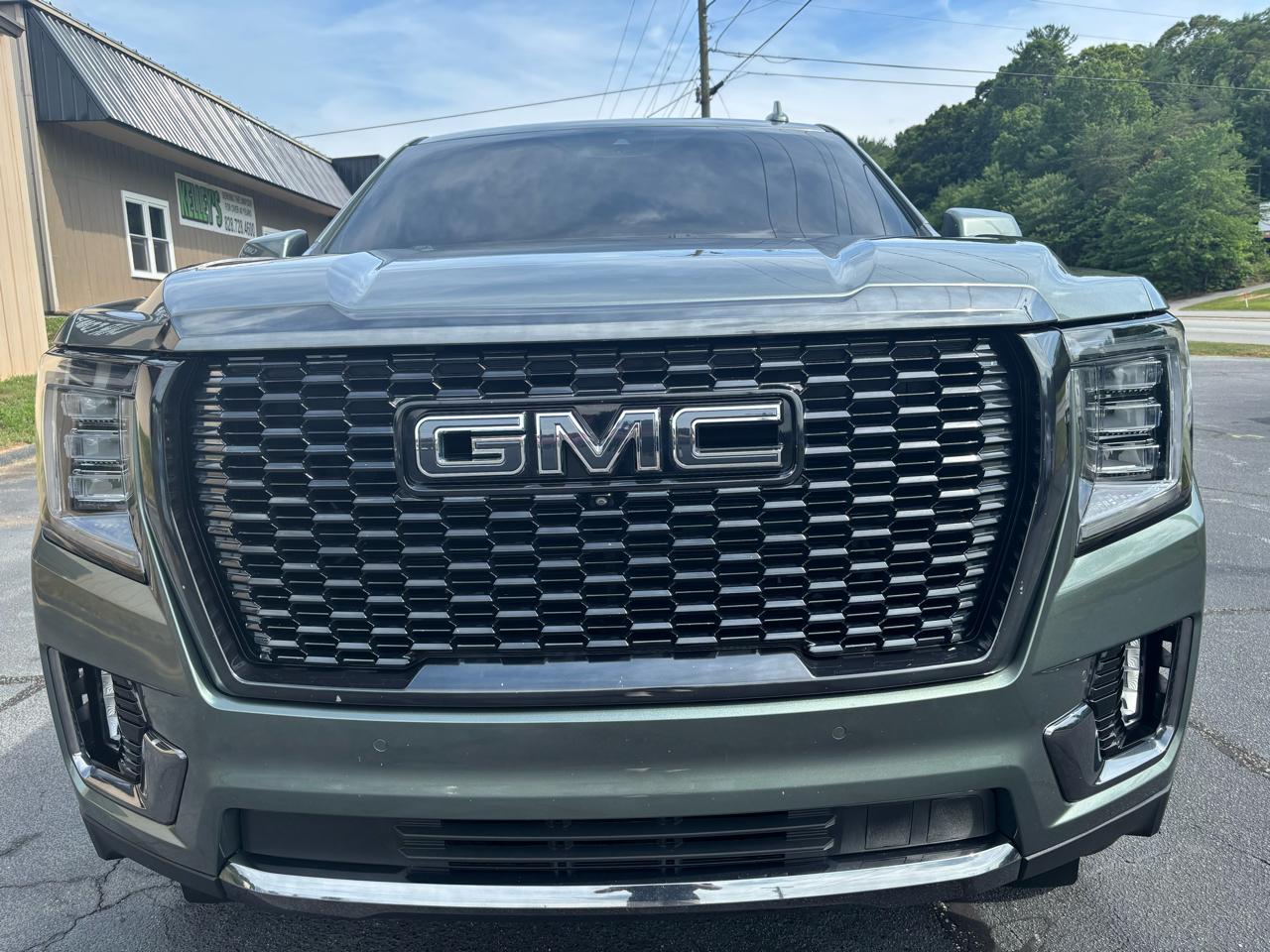 GMC Yukon XL Denali Ultimate 4WD 2023