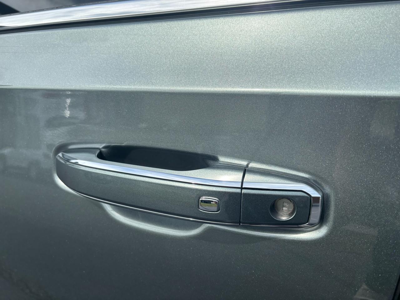 GMC Yukon XL Denali Ultimate 4WD 2023