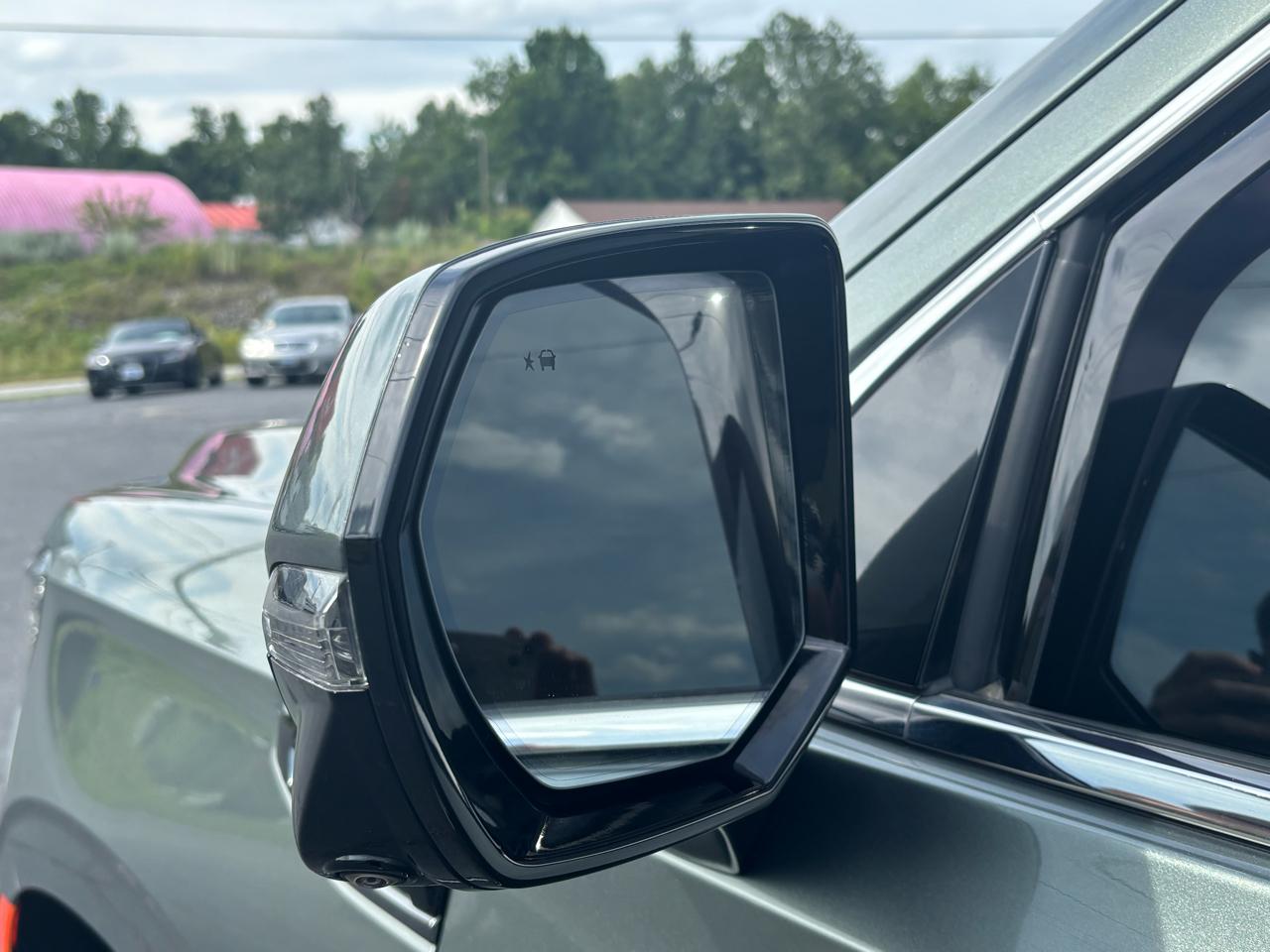 GMC Yukon XL Denali Ultimate 4WD 2023