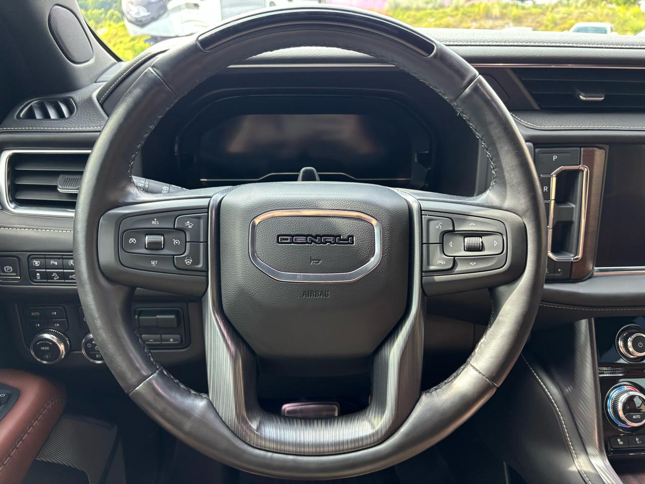 GMC Yukon XL Denali Ultimate 4WD 2023