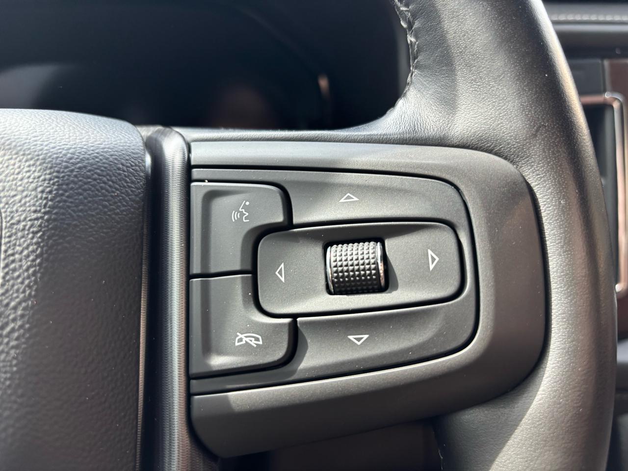 GMC Yukon XL Denali Ultimate 4WD 2023