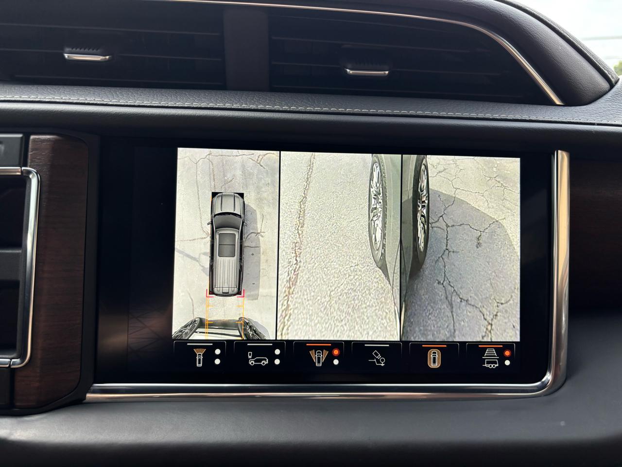 GMC Yukon XL Denali Ultimate 4WD 2023