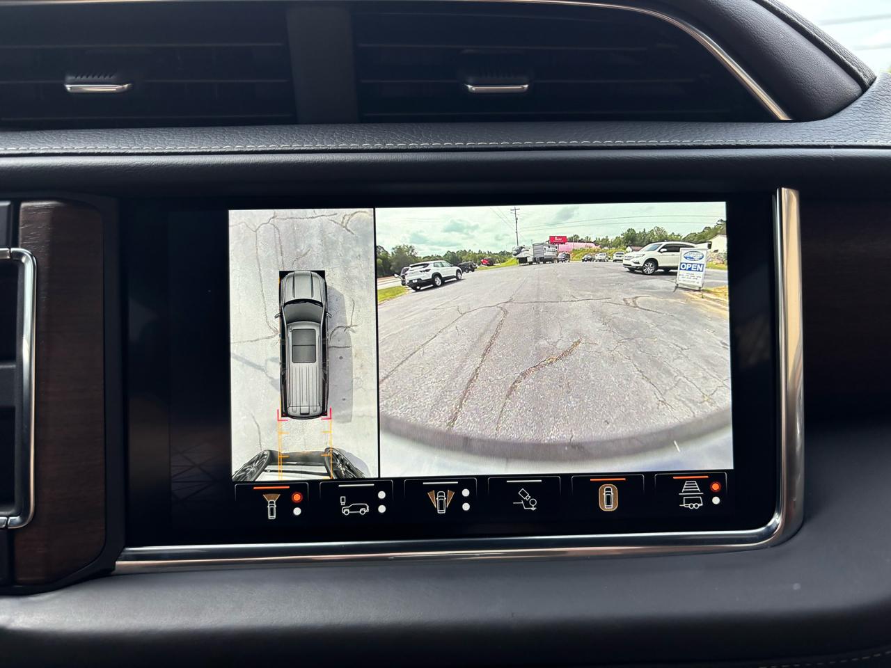 GMC Yukon XL Denali Ultimate 4WD 2023