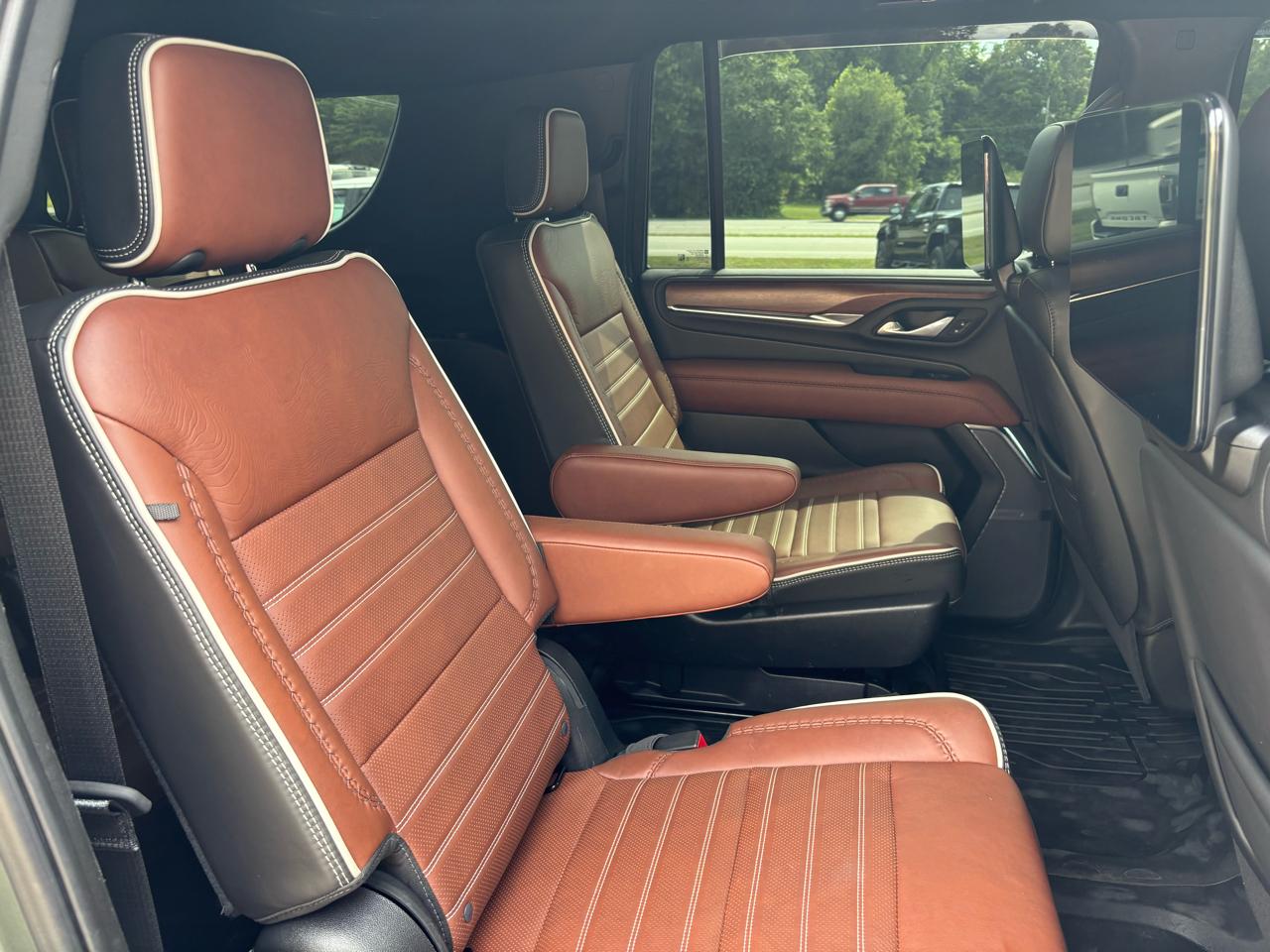 GMC Yukon XL Denali Ultimate 4WD 2023