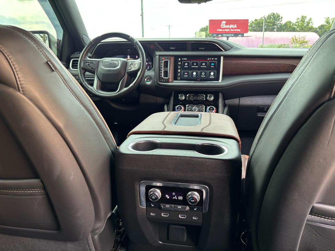 GMC Yukon XL Denali Ultimate 4WD 2023