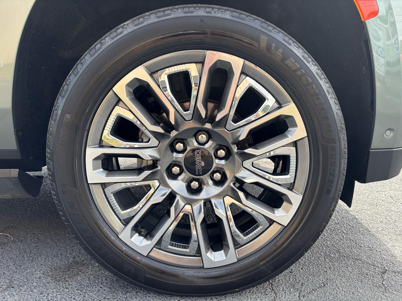 GMC Yukon XL Denali Ultimate 4WD 2023