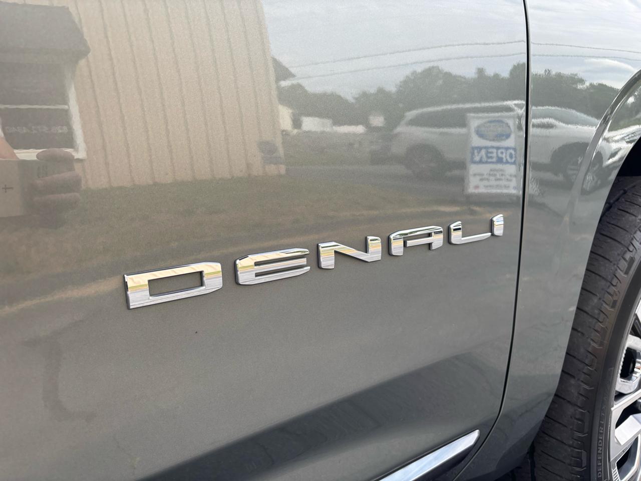 GMC Yukon XL Denali Ultimate 4WD 2023