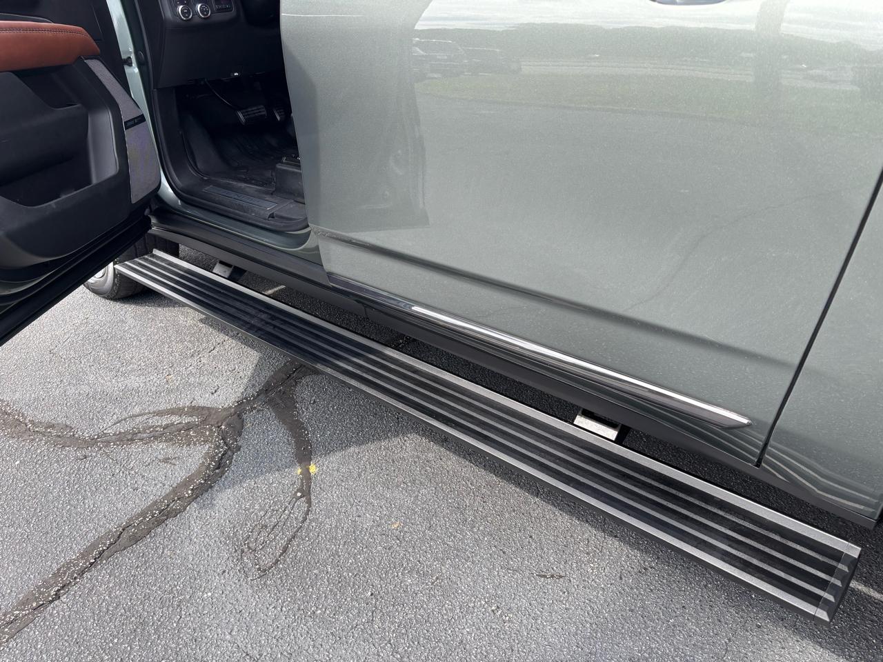 GMC Yukon XL Denali Ultimate 4WD 2023