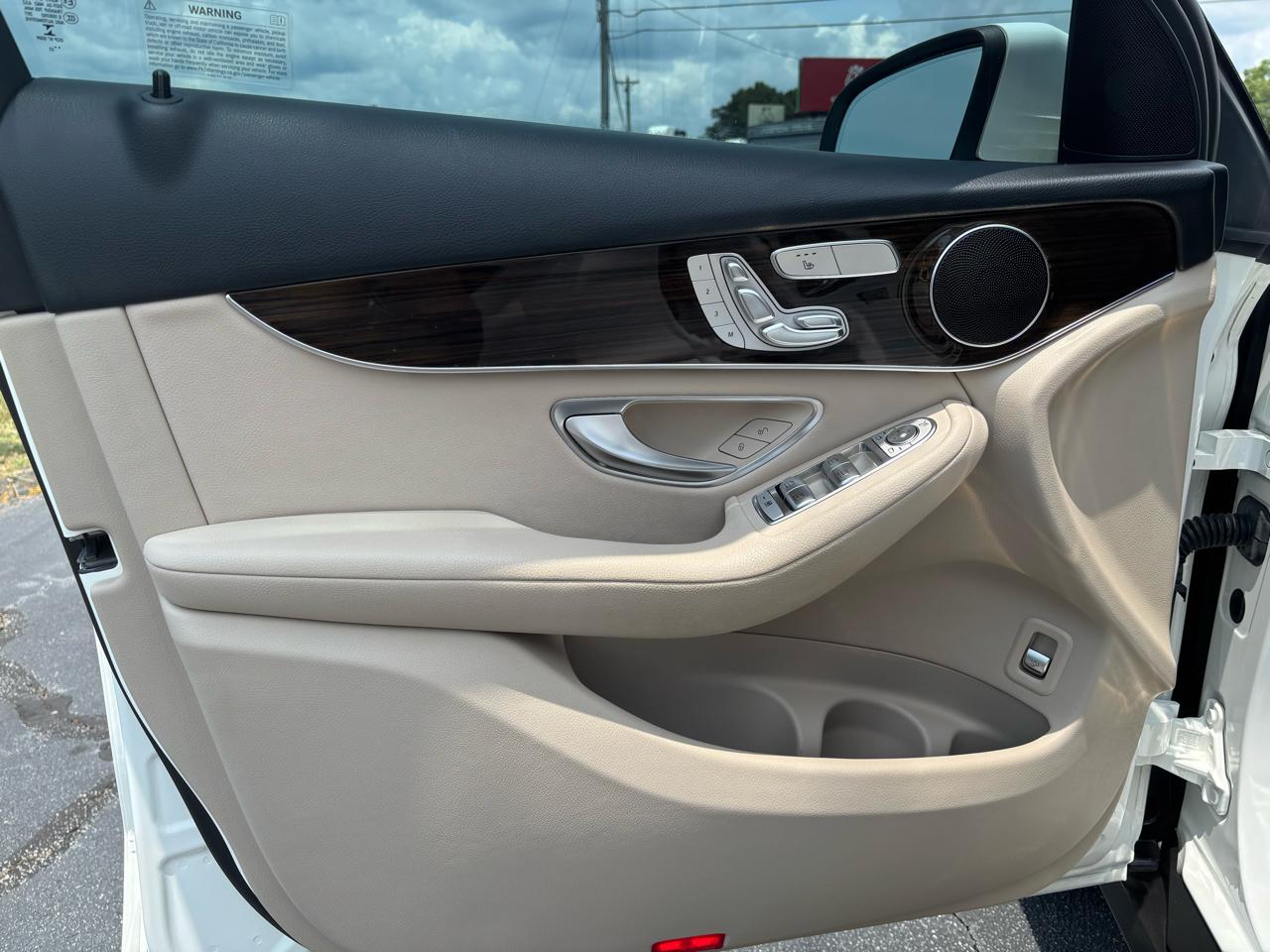 Mercedes-Benz GLC-Class GLC300 2022