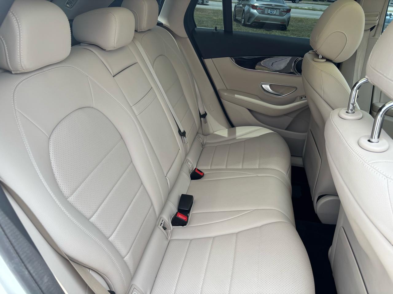 Mercedes-Benz GLC-Class GLC300 2022