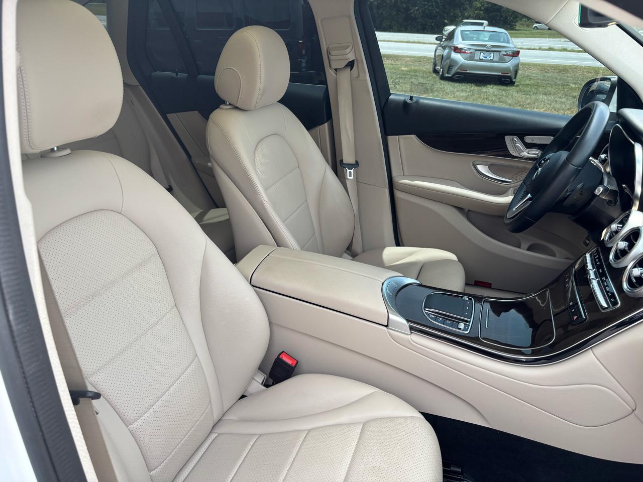 Mercedes-Benz GLC-Class GLC300 2022