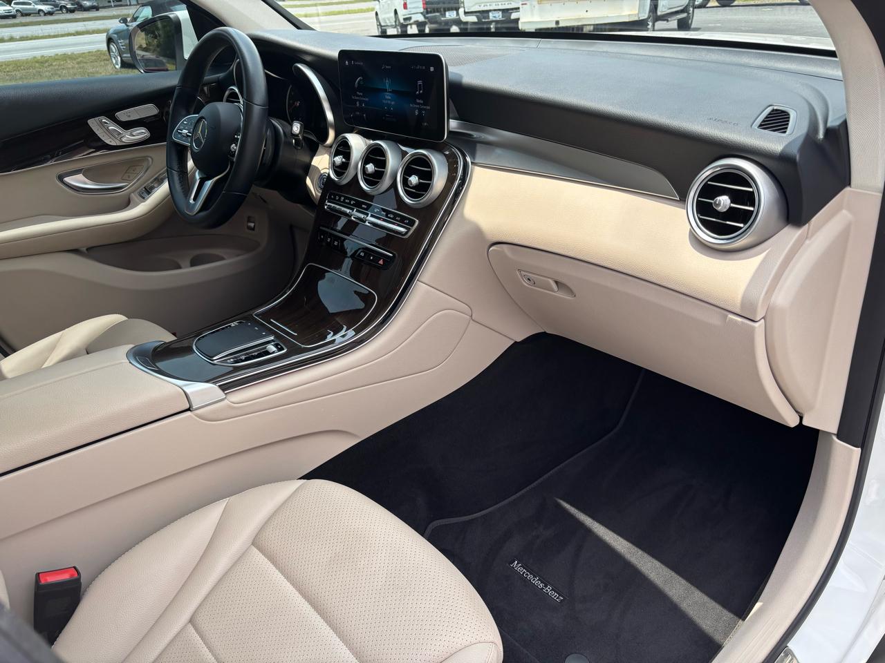 Mercedes-Benz GLC-Class GLC300 2022