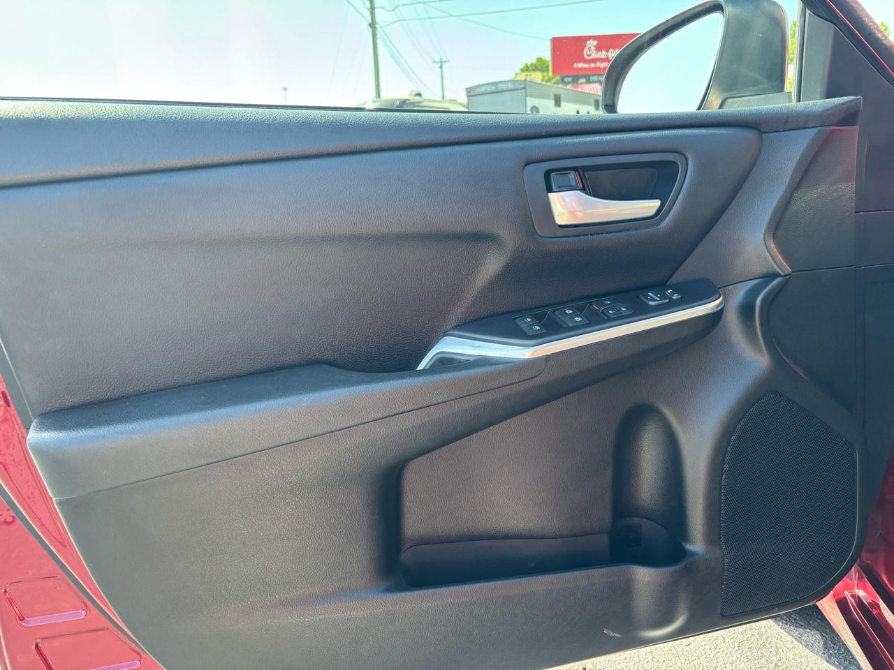 Toyota Camry SE 2017