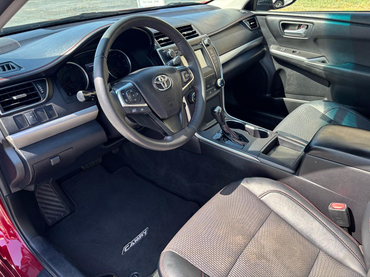 Toyota Camry SE 2017