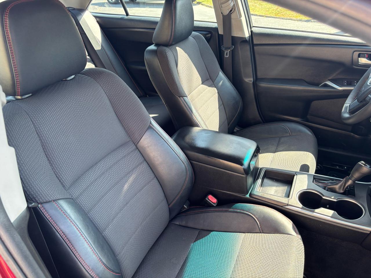 Toyota Camry SE 2017