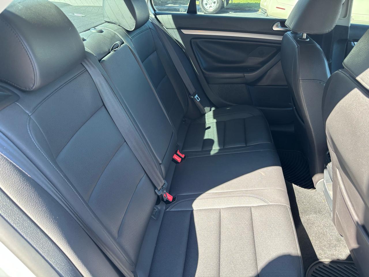 Volkswagen Jetta Limited Editon 2010
