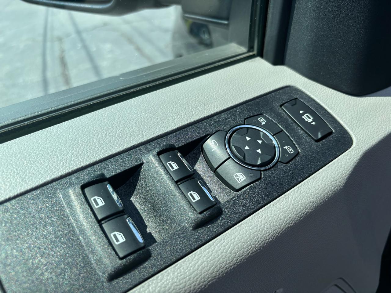 Ford F-250 SD XLT Crew Cab 4WD 2019