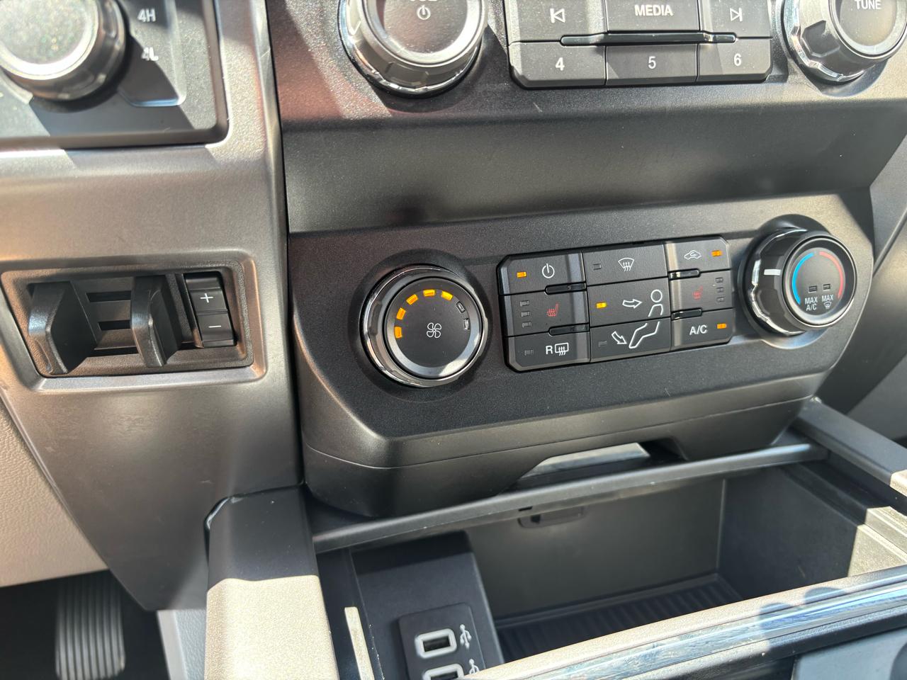 Ford F-250 SD XLT Crew Cab 4WD 2019