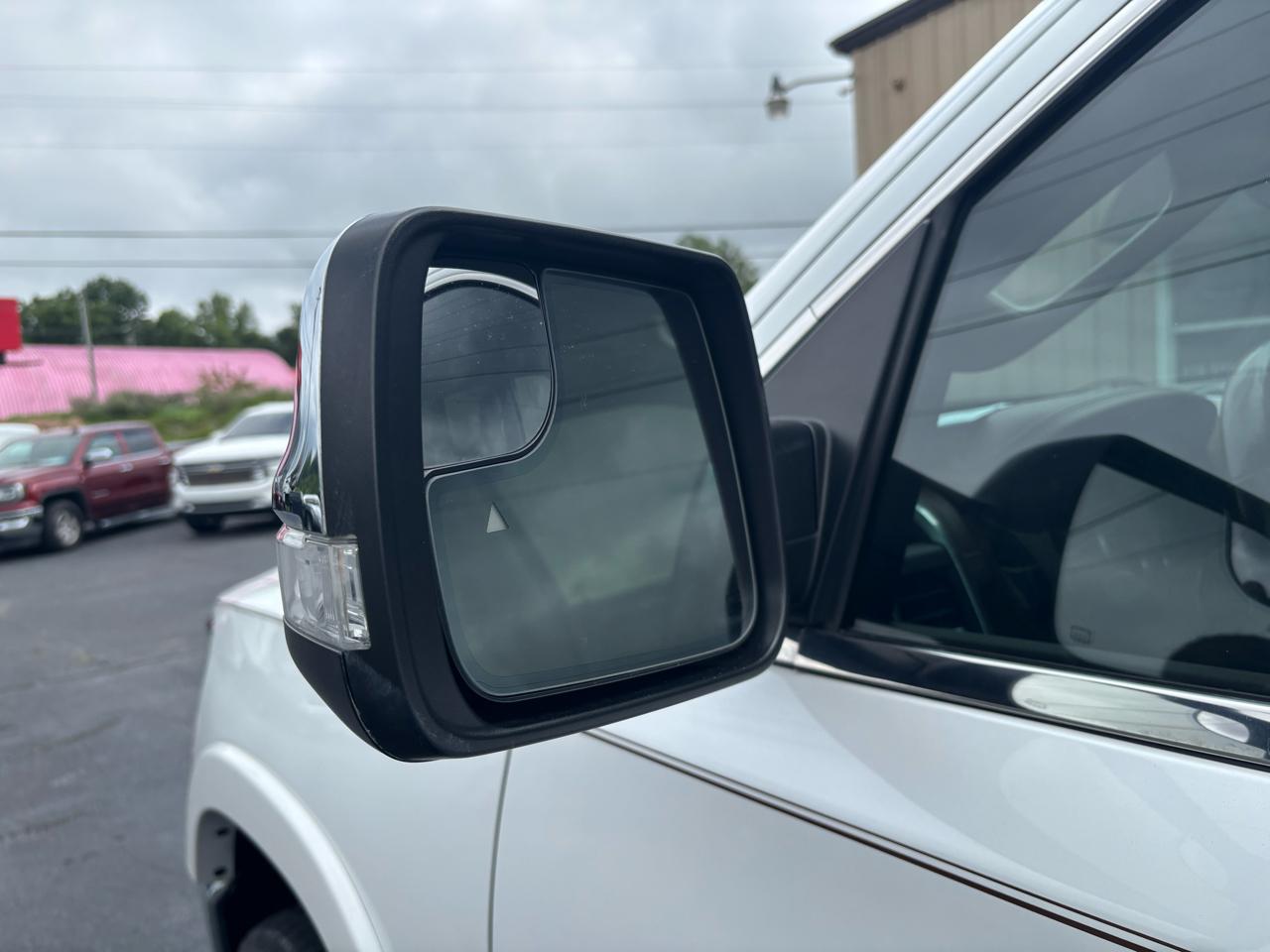 RAM 1500 Laramie Crew Cab SWB 4WD 2019