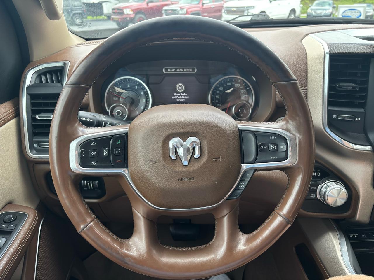 RAM 1500 Laramie Crew Cab SWB 4WD 2019